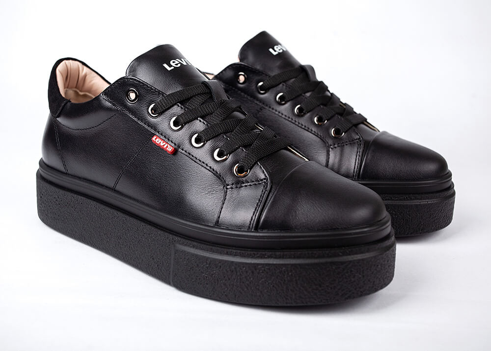 Жіночі кросівки Levi&rsquo;s Black &mdash; фото 2